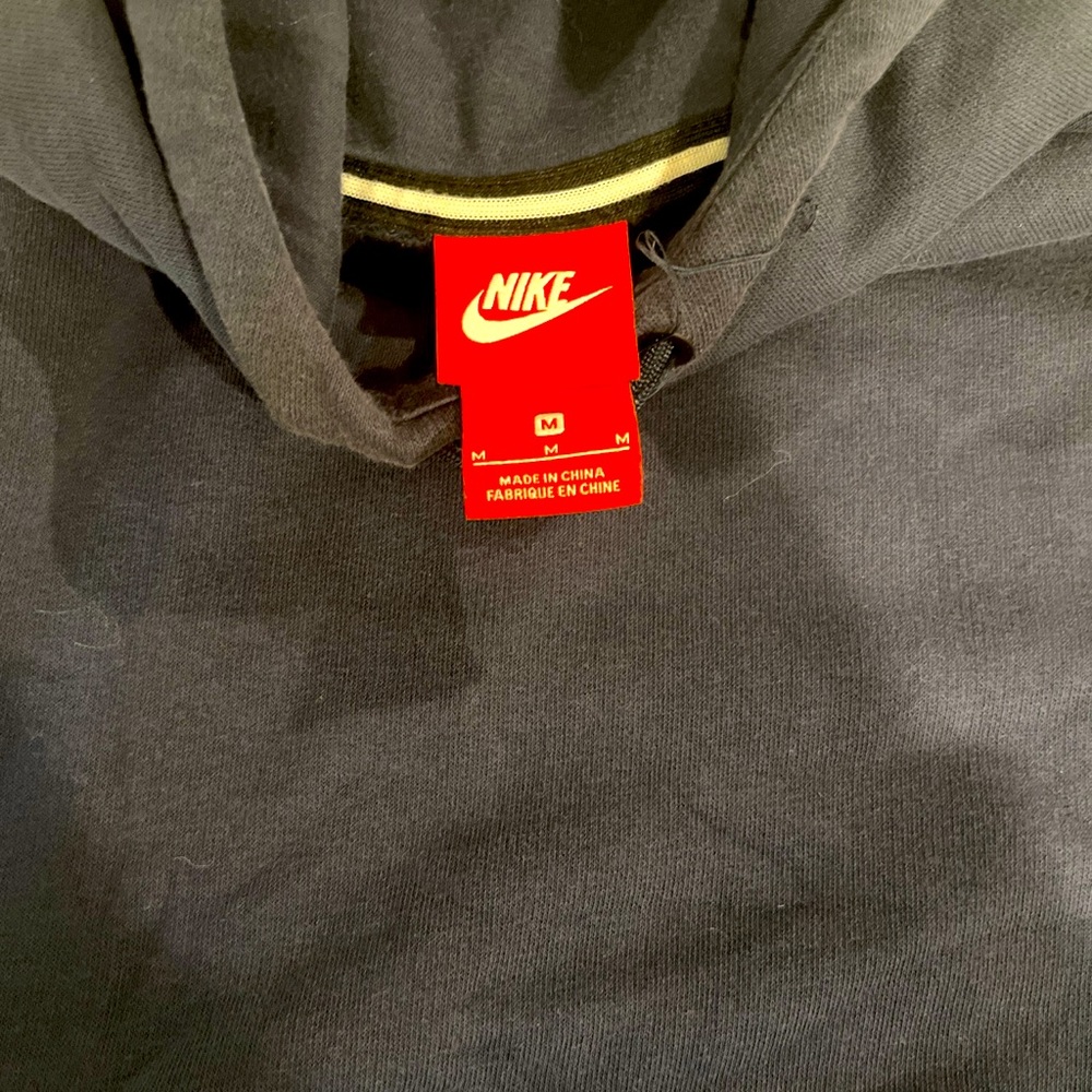 Vintage Nike hoodie too big on me paid 60 asking for 25
